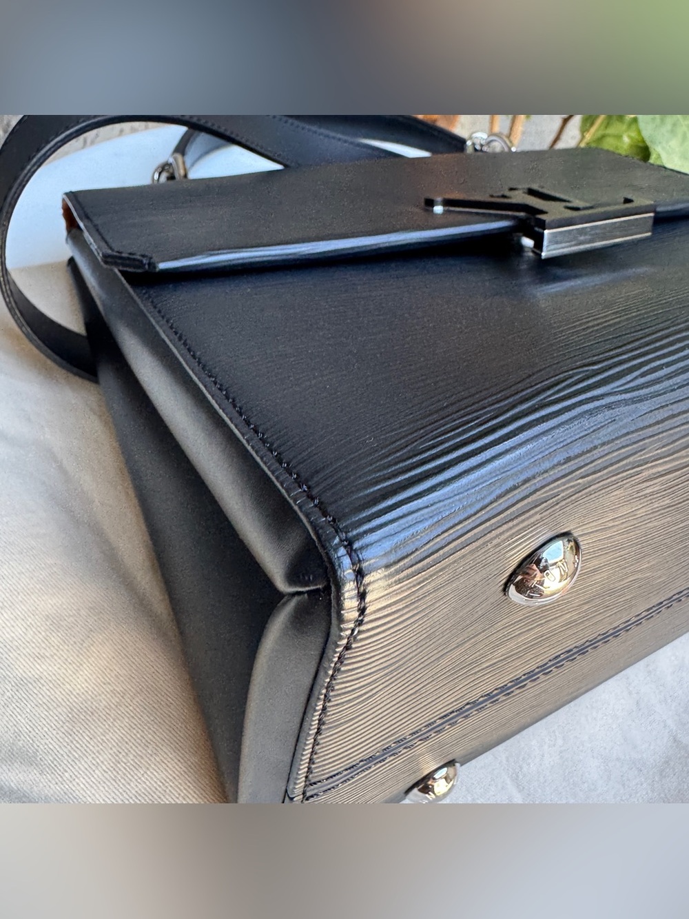 Louis Vuitton Epi Leather Grenelle MM Shoulder Bag - Picture 14 of 15